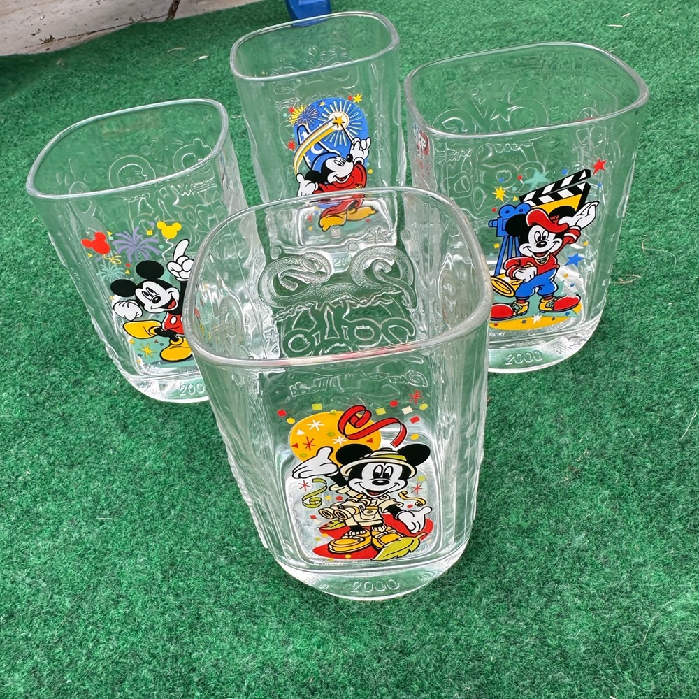Set of 4 square glass Disney mugs